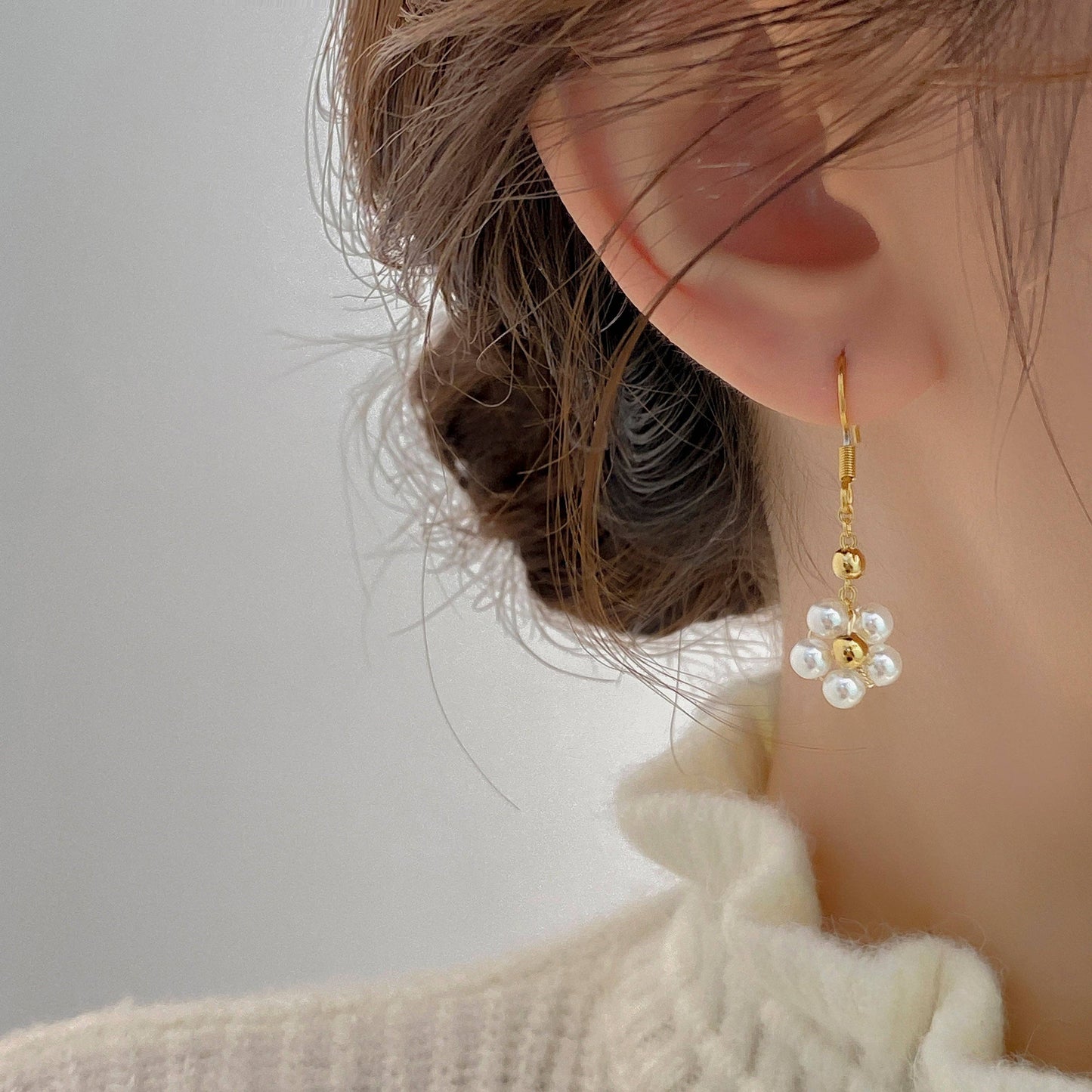 Pearl Daisy Flower Earrings