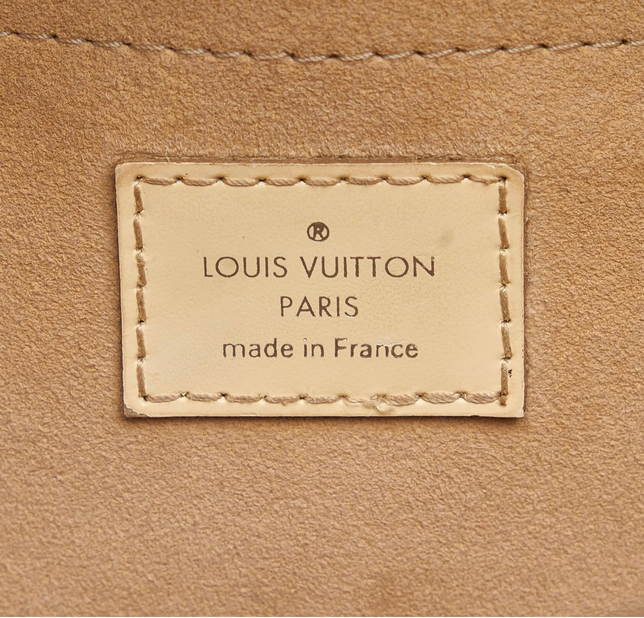 Pre-Owned Louis Vuitton Epi Pochette Montaigne- White