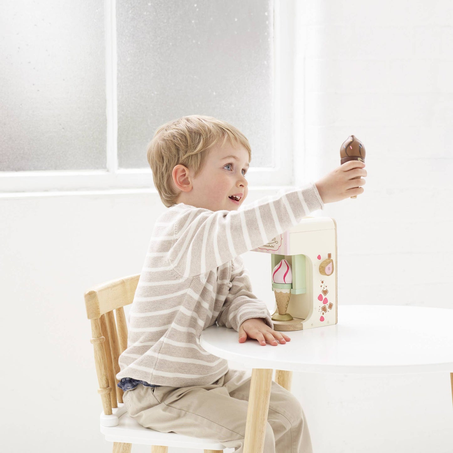 Ice Cream Machine & Play Food Cones